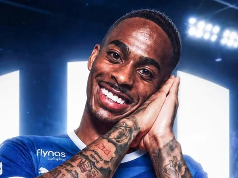 Đội rớt hạng Premier League giàu to