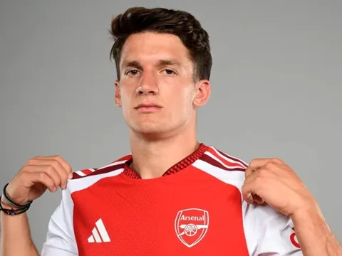 Arsenal công bố tân binh thứ hai