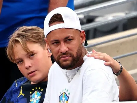 Neymar nổi cáu