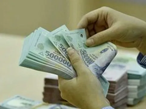 Gửi bao nhiêu tiền vào ngân hàng để mỗi tháng nhận lãi 15 triệu đồng?