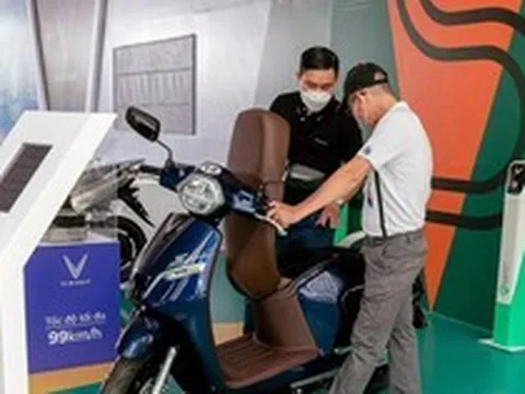 Các hãng xe máy điện giảm giá để chiếm thị phần