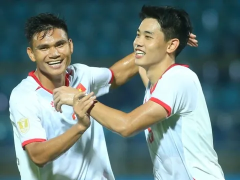 Đình Bắc lập hat-trick, Việt Nam thắng 7-0 ở trận ra quân ASEAN Cup