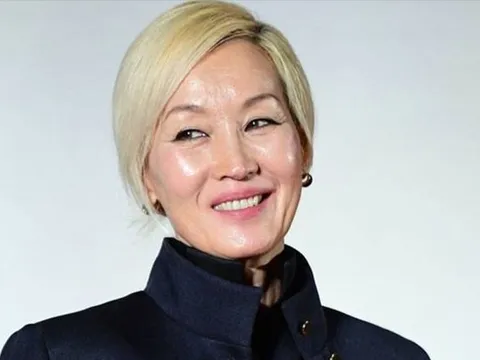 Lee Hye Young tiết lộ ám ảnh sau phẫu thuật ung thư phổi