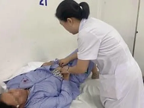 6 tháng rụng tóc, nổi ban đỏ, cô gái 22 tuổi ngỡ ngàng khi nhận chẩn đoán