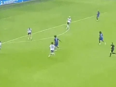 Zirkzee gây sốt trong trận thắng 5-0 của MU