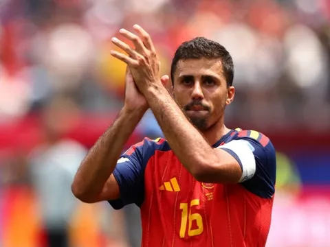 HLV Man City phản ứng về tin Rodri đồng ý tới Real Madrid