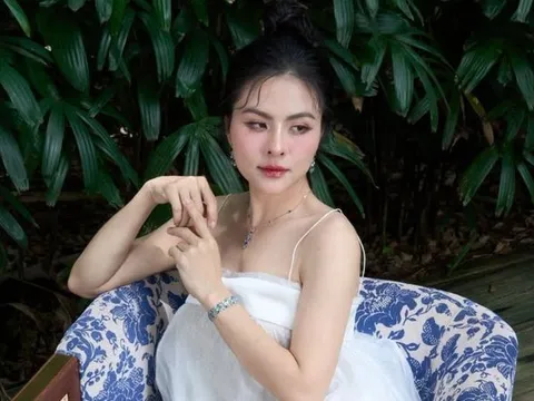 Vân Trang hội ngộ 2 người đặc biệt lúc 5 giờ sáng, khoảnh khắc thân thiết gây chú ý