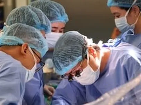 Kích hoạt toàn viện, chạy đua giành giật sự sống từ hai nguồn tạng hiến