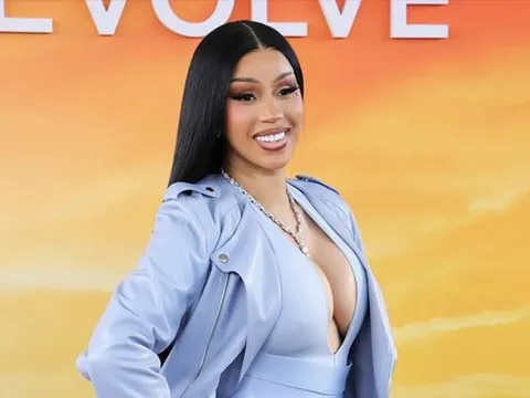 Cardi B đáp trả lời khuyên nên độc thân sau chia tay Stefon Diggs