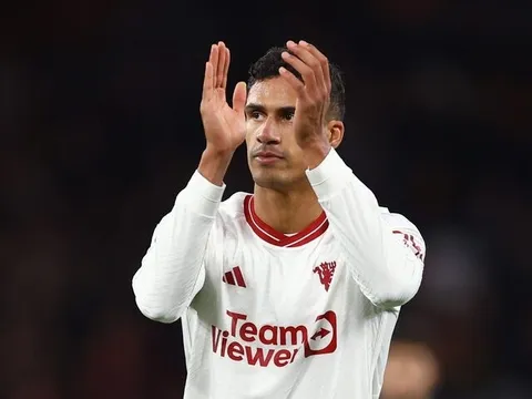 Varane cấm cầu thủ nhí đánh đầu