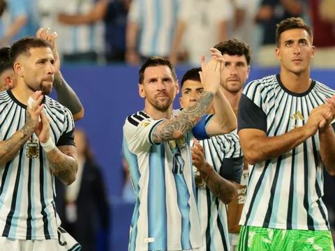 FIFA đáp trả