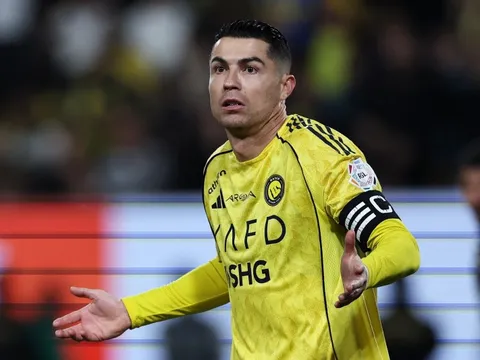 Ronaldo và phép so sánh phơi bày 'cơn điên' chuyển nhượng