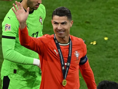 Ronaldo chốt ngày chia tay tuyển Bồ Đào Nha?