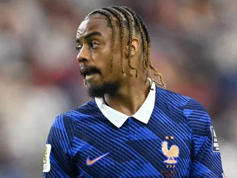 Tiền vệ 145 triệu bảng đồng ý đến Liverpool