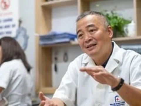 PGS Nguyễn Lân Hiếu khuyên đừng vội uống thuốc bổ gan khi mới phát hiện nhiễm mỡ