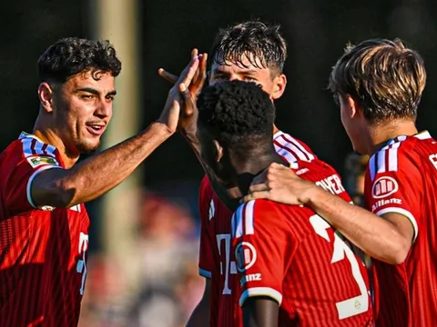 Bayern Munich thắng giao hữu 15-0
