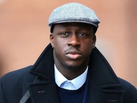 Thu nhập rớt thê thảm, Mendy giờ bán cả kỷ vật World Cup