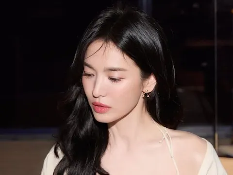 'Chị đẹp' Song Hye Kyo khoe visual mướt mắt ở tuổi 45