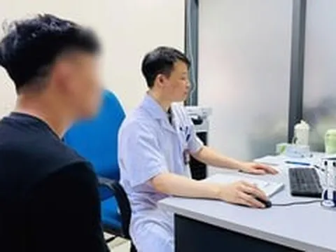 Ngại vào bệnh viện, nam doanh nhân 40 tuổi chịu viêm tuyến tiền liệt kéo dài