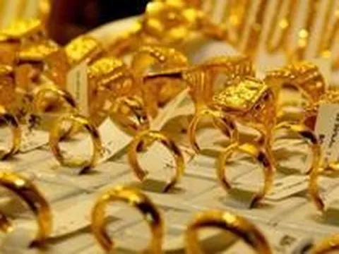 Giá vàng giảm, người mua nên quan tâm điều gì?