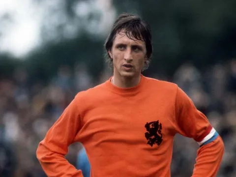Cú ngoặt làm thay đổi bóng đá của Johan Cruyff