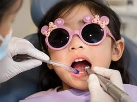 Đưa con chữa răng ở Mỹ hết hơn 100 triệu, về Việt Nam chưa đến 4 triệu đồng