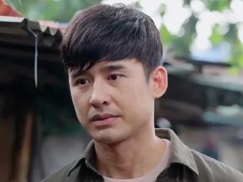 Một nam diễn viên phản ứng khi Lương Thế Thành báo tin kết thúc