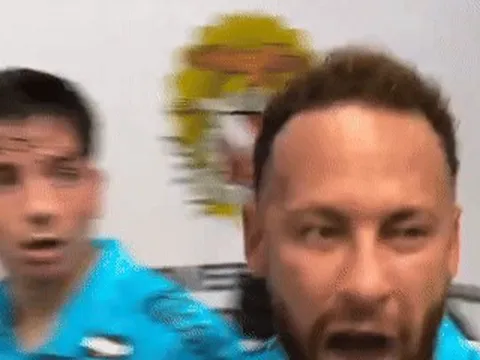 Neymar nổi nóng, khẩu chiến với đối thủ sau chiến thắng