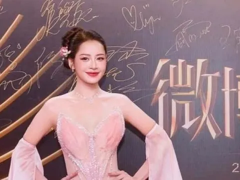 Chi Pu diện đầm hoa sen hồng tỏa sáng tại Weibo Gala 2026