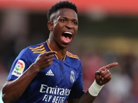 Vinicius xóa sạch Instagram, dấy lên tin đồn gia nhập Arsenal