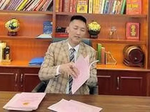 Bất ngờ: Huấn Hoa Hồng từng là Chủ tịch công ty bất động sản với slogan nổi tiếng “có làm thì mới có ăn”