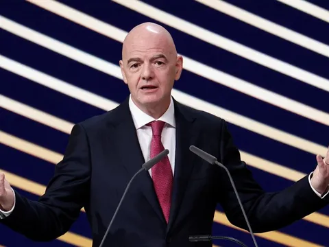 Infantino nhận sai nhưng vẫn né trách nhiệm