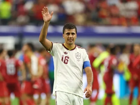 Rodri làm rối tung kế hoạch chuyển nhượng của Real Madrid