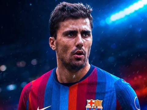 Rodri bất ngờ 'lật kèo' với Real Madrid