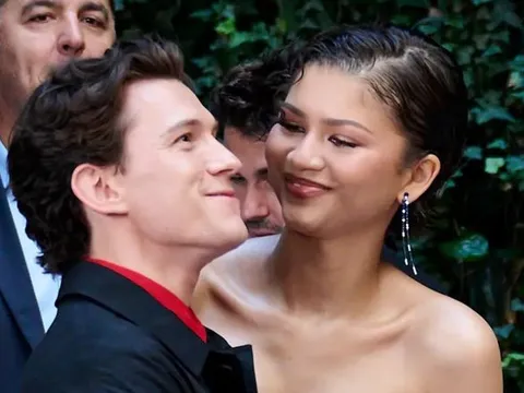 Zendaya và Tom Holland tổ chức tiệc cưới riêng tư sau khi bí mật kết hôn