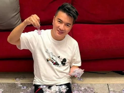 Đàm Vĩnh Hưng 'chơi lớn' trước giờ G, chuẩn bị hàng trăm món quà tặng khán giả