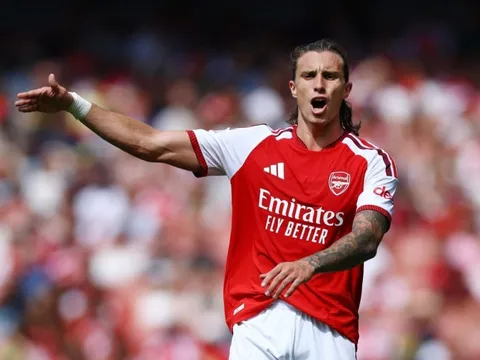 Arsenal thua liên tiếp hai trận