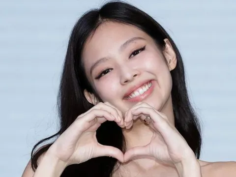 Jennie (BLACKPINK) né câu hỏi từng sống chung với bạn trai