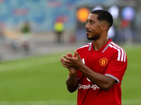PSG phơi bày hai tử huyệt của MU