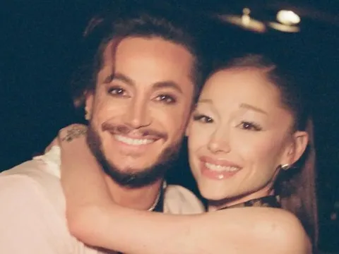 Anh trai tuyên bố một điều sau khi Ariana Grande quyết định tạm rời xa sân khấu