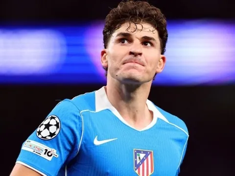 Alvarez nhận tối hậu thư từ phòng thay đồ Atletico