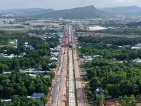 ‘Thần tốc’ thi công tuyến tàu điện đầu tiên tại Phú Quốc