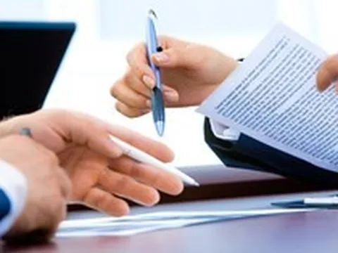 Đóng gần 200 triệu đồng tiền phí bảo hiểm nhân thọ, đến khi dừng hợp đồng chỉ được nhận về 108 triệu: Vì sao?