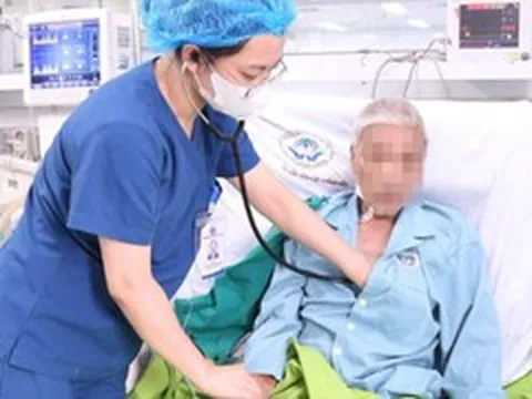 Nam bệnh nhân 69 tuổi ngừng tim 15 lần, được cứu sống bằng kỹ thuật đặc biệt