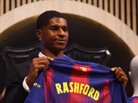 Barcelona hồi sinh Rashford cho MU