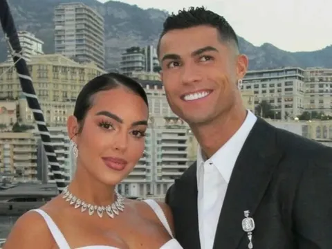 Vợ chồng Ronaldo giàu cỡ nào