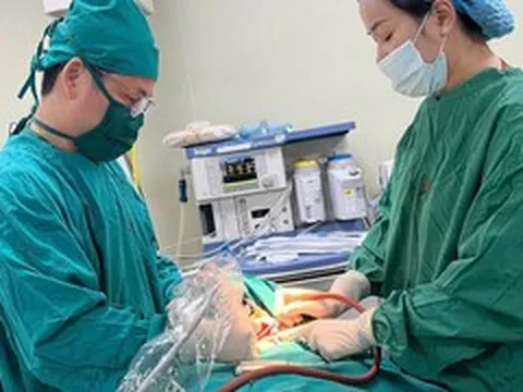 Răng nanh chậm mọc, phát hiện khối u ẩn sâu trong xương hàm bệnh nhân 15 tuổi