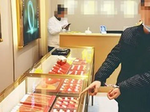 Chuyển khoản 28,2 tỷ đồng cho kẻ lừa đảo đi mua vàng, người đàn ông cầu cứu công an: Chủ tiệm vàng “vô tình bị vạ lây”
