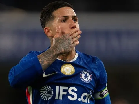 Chelsea mời Man City mua Enzo Fernandez với giá kỷ lục