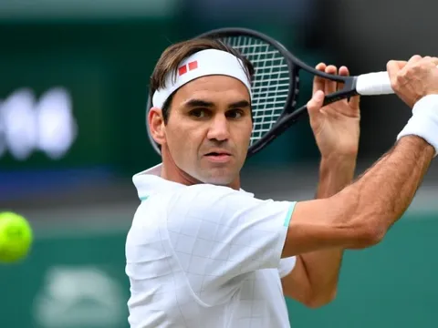Federer rơi khỏi danh sách tỷ phú USD